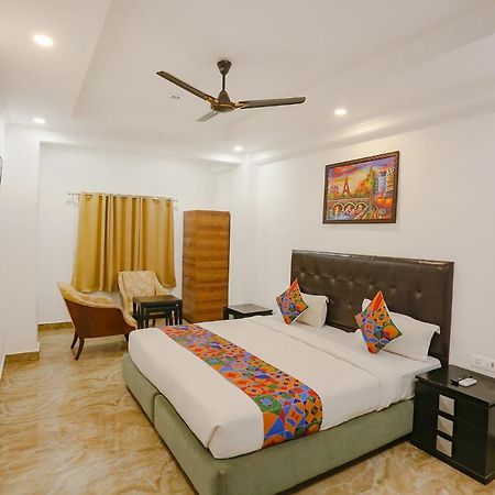 Hotel Fabexpress Taj Residency Near Yashobhoomi Convention Centre Delhi Zewnętrze zdjęcie