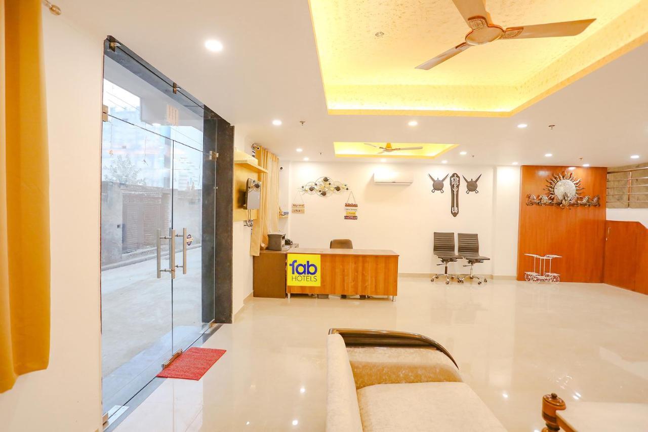 Hotel Fabexpress Taj Residency Near Yashobhoomi Convention Centre Delhi Zewnętrze zdjęcie