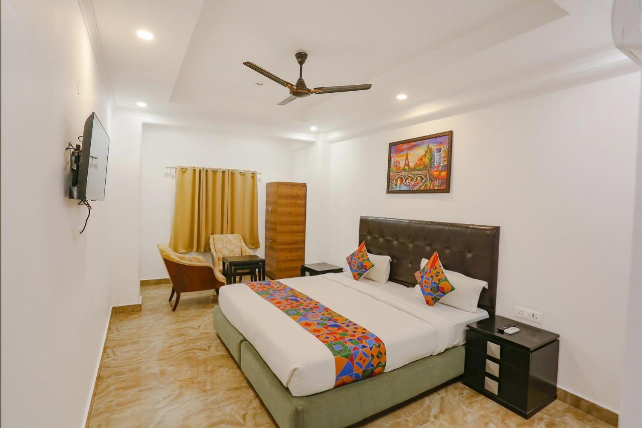 Hotel Fabexpress Taj Residency Near Yashobhoomi Convention Centre Delhi Zewnętrze zdjęcie
