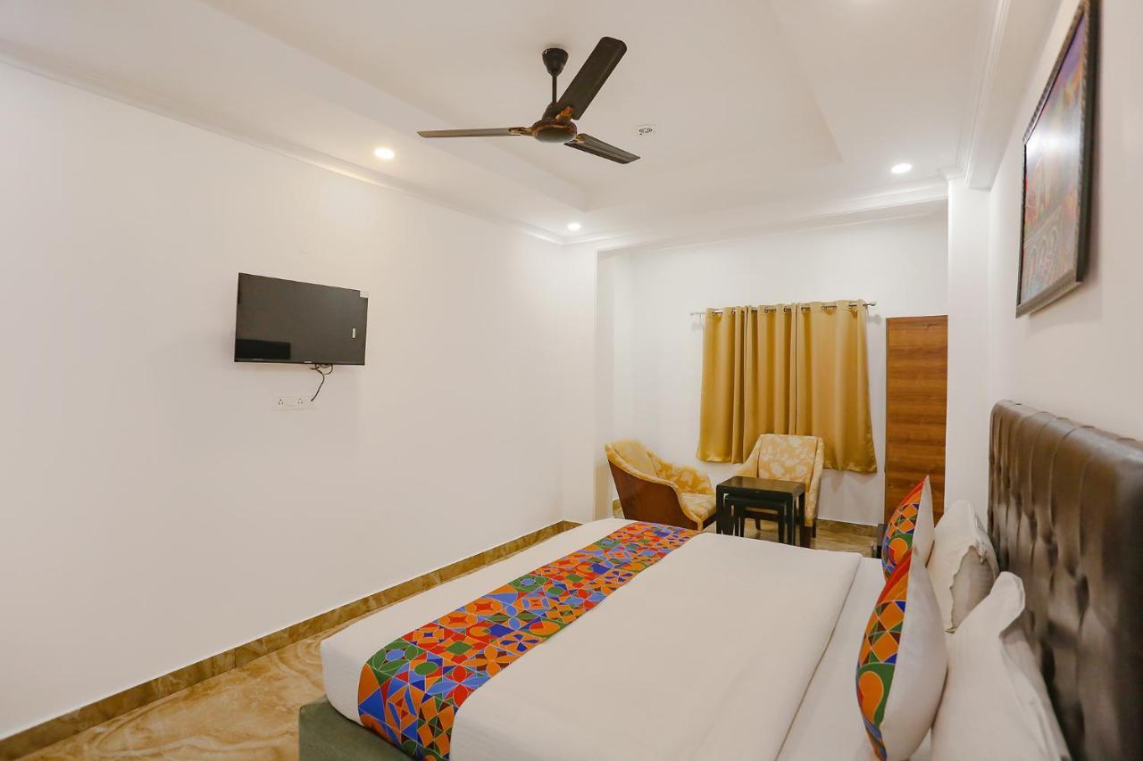 Hotel Fabexpress Taj Residency Near Yashobhoomi Convention Centre Delhi Zewnętrze zdjęcie