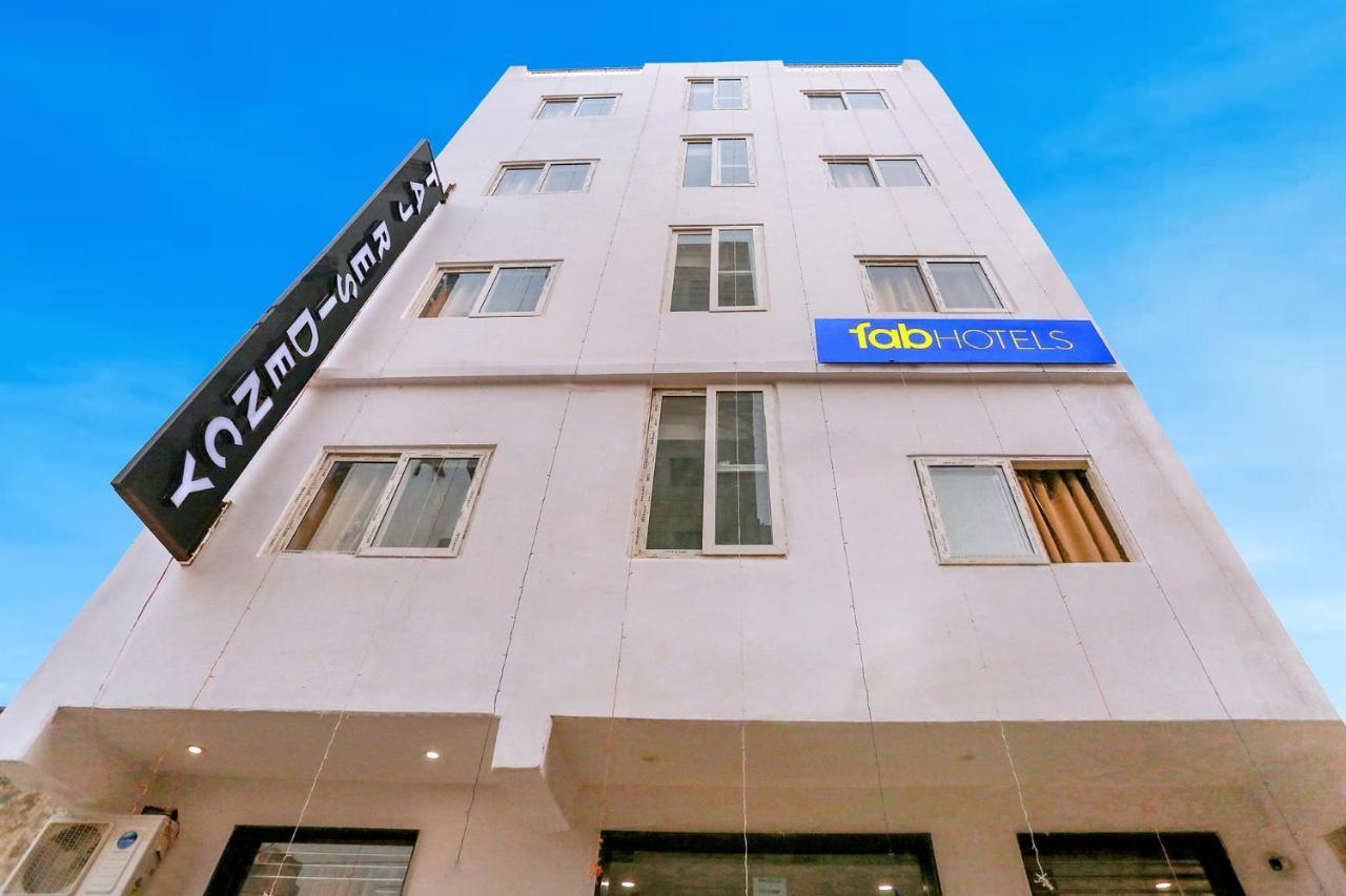 Hotel Fabexpress Taj Residency Near Yashobhoomi Convention Centre Delhi Zewnętrze zdjęcie