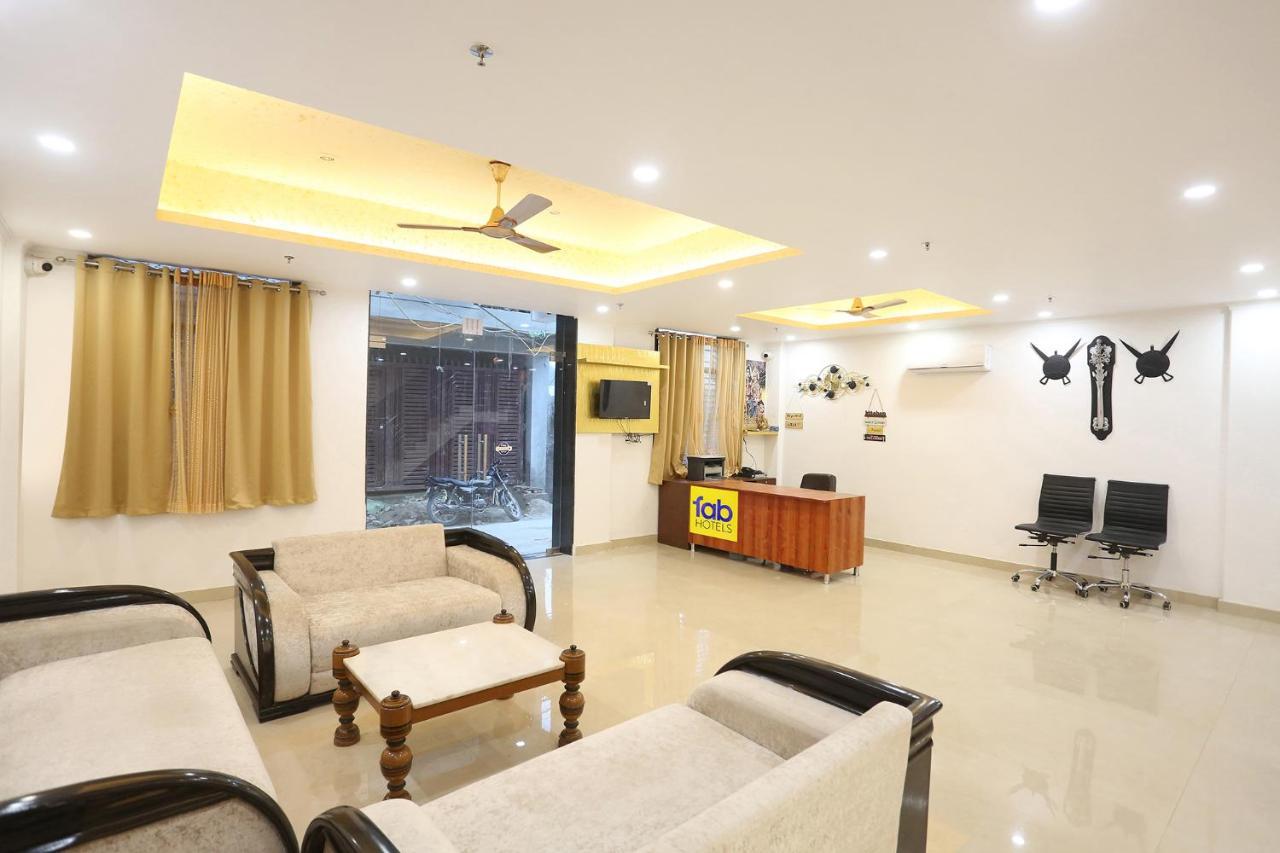 Hotel Fabexpress Taj Residency Near Yashobhoomi Convention Centre Delhi Zewnętrze zdjęcie